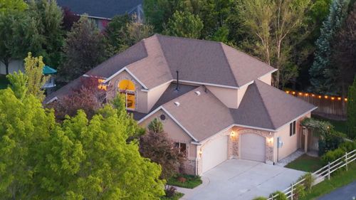 6669 W Canterbury Dr, Highland, UT, 84003-9330 | Card Image