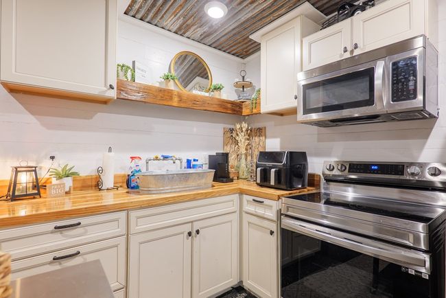 556 Main St, Home with 0 bedrooms, 0 bathrooms and 6 parking in Enigma GA | Image 12