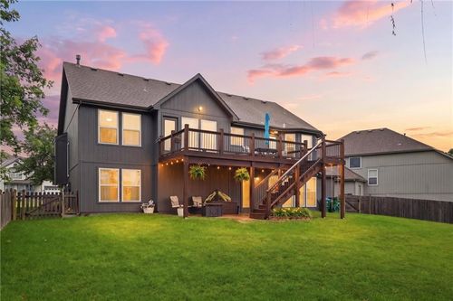 2353 Sw Switchback Ct, Lee's Summit, MO, 64082-4089 | Card Image