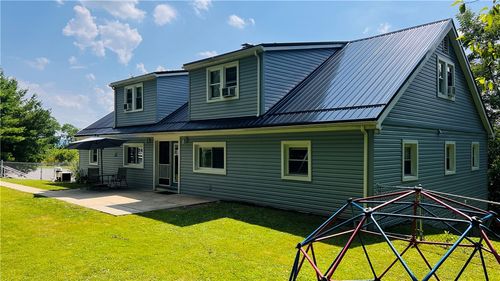324 Paul Dr, Lower Burrell, PA, 15068-2957 | Card Image
