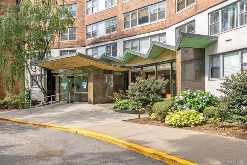 apt-c207-61 Grand Central Pkwy, Forest Hills, NY, 11375-8411 | Card Image
