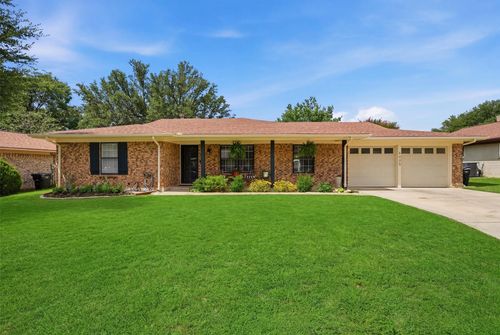 4025 Aragon Dr, Fort Worth, TX, 76133-5558 | Card Image