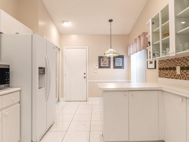 7087 Summer Tree Dr, Home with 2 bedrooms, 2 bathrooms and null parking in Boynton Beach FL | Image 8