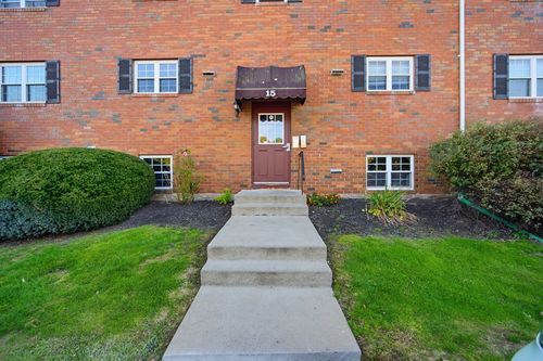 apt-d-15 Maple Crest Cir, Holyoke, MA, 01040-1188 | Card Image