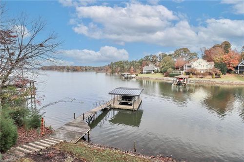 110 Fern Haven Ln, Mooresville, NC, 28117-9489 | Card Image