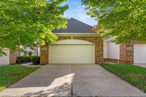 5296 S River Dr, Commerce Township, MI, 48382-5016 | Card Image