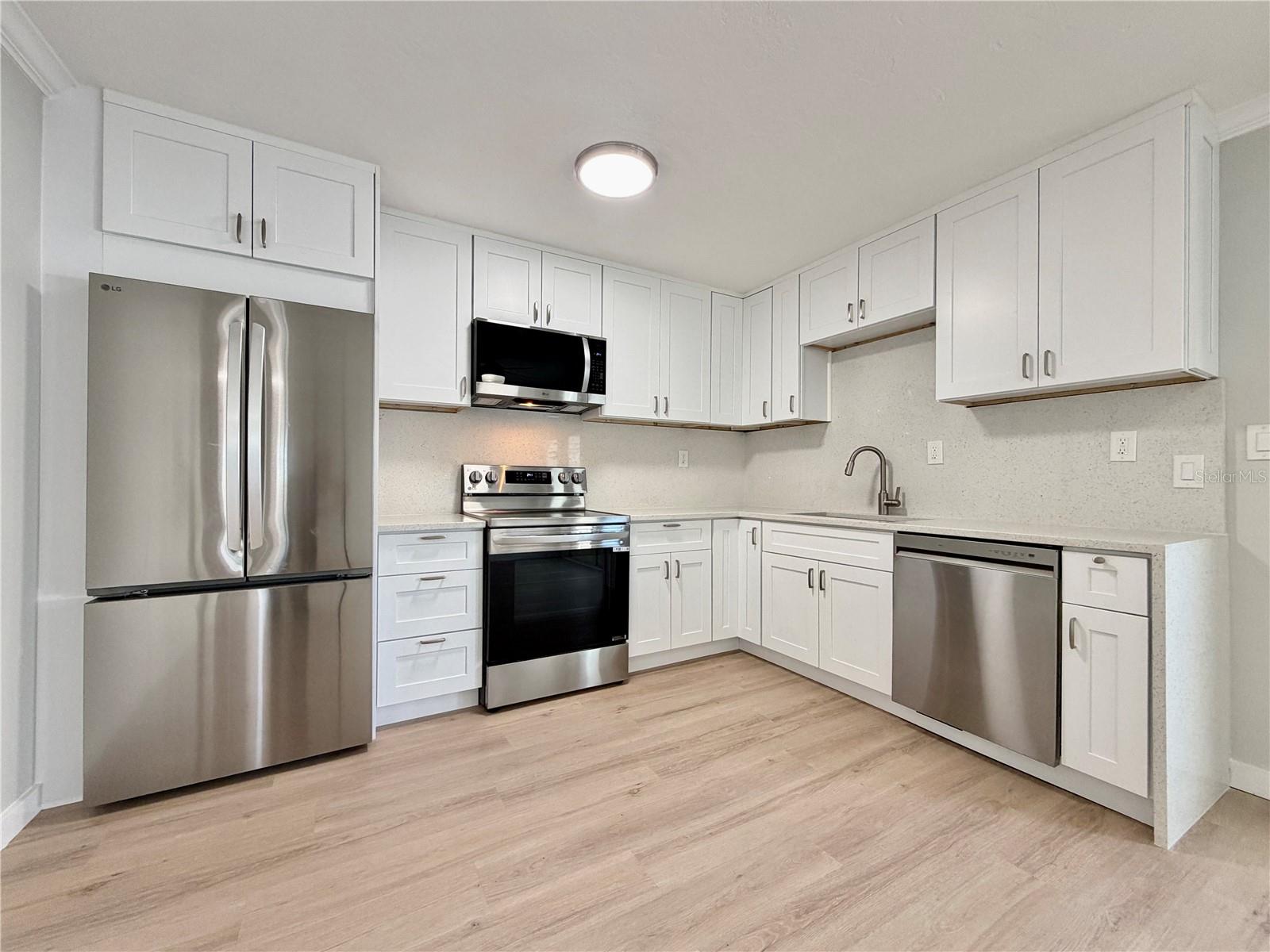 Residential Lease in MADEIRA BEACH 5
