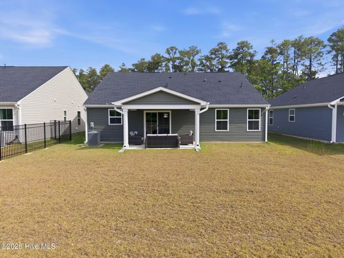 1123 Middle Crest Dr Ne, Bolivia, NC, 28422-8702 | Card Image