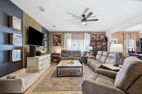 112 Saloon Cv E, Newark, TX, 76071-3212 | Card Image