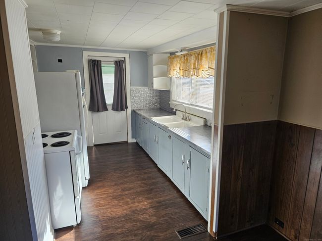 771 N Main St, House other with 3 bedrooms, 1 bathrooms and null parking in Killingly CT | Image 12