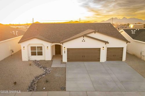 6563 Phoenix St, Las Cruces, NM, 88012-7975 | Card Image