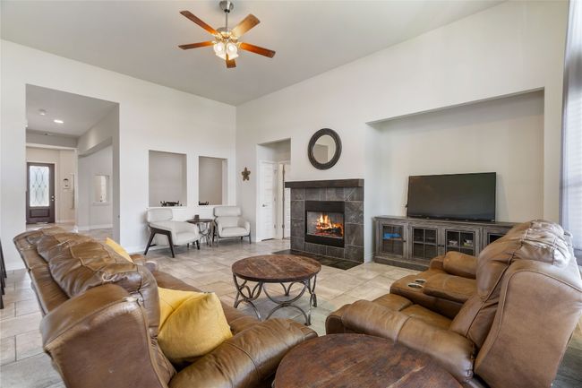 Living Room | Image 7