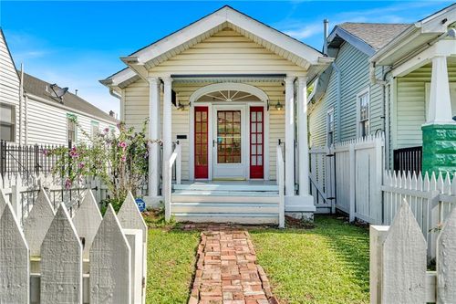 2437 Jonquil St, New Orleans, LA, 70122-4855 | Card Image