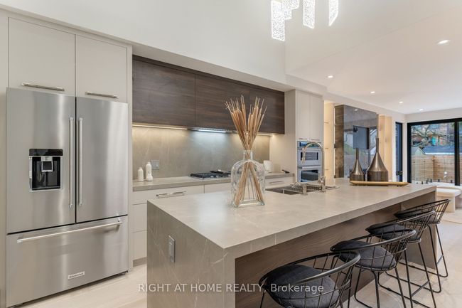 37 Kenilworth Ave, House other with 4 bedrooms, 6 bathrooms and 1 parking in Toronto ON | Image 17