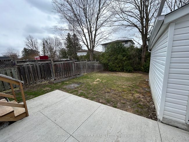 2 - 303 Muriel Ave, Home with 2 bedrooms, 1 bathrooms and 2 parking in Oshawa ON | Image 17