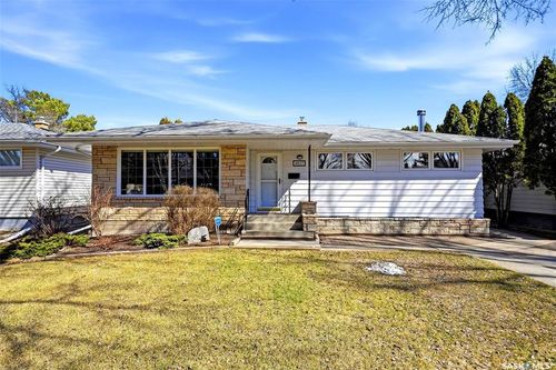 4027 Elphinstone Street, Regina, SK, S4S3L1 | Card Image