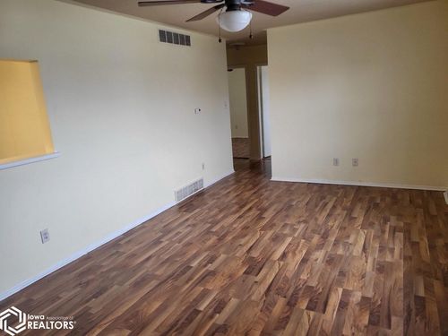 524 Scandia Ave, Des Moines, IA, 50315-4364 | Card Image