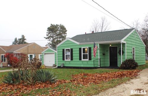 215 E Kellogg Ave, Kewanee, IL, 61443-3711 | Card Image