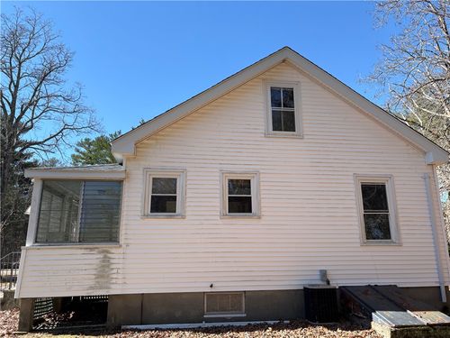 52 Carpenter St, Seekonk, MA, 02771-1105 | Card Image