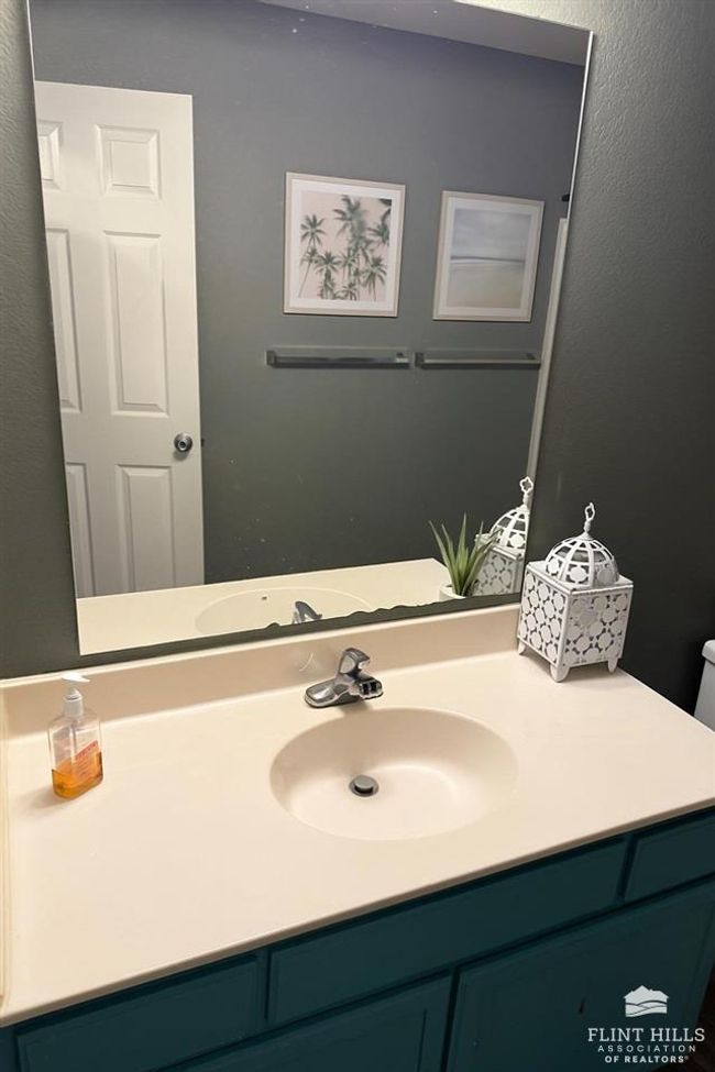 1305 Newfoundland Dr, Condo with 3 bedrooms, 2 bathrooms and null parking in Manhattan KS | Image 8