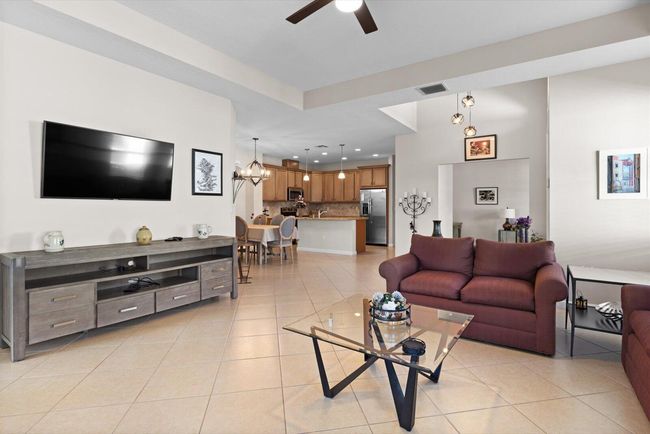 12802 Sw Lake Fern Cir, Condo with 2 bedrooms, 2 bathrooms and null parking in Port St. Lucie FL | Image 7