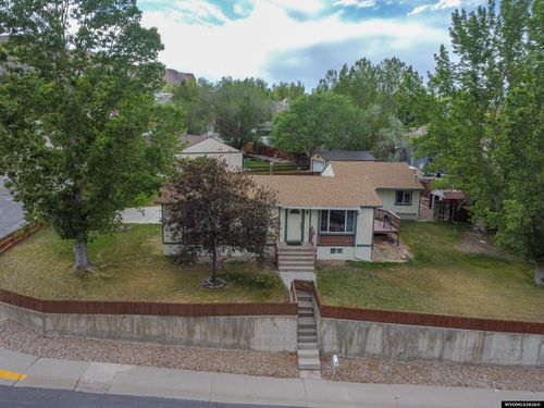 2525 Colorado Dr, Green River, WY, 82935-6122 | Card Image