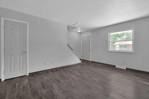 3-53 Neil St, Delaware, OH, 43015-2542 | Card Image