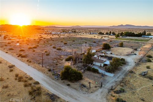 20539 Avenue R, Palmdale, CA, 93591 | Card Image