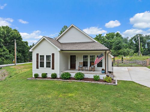 5012 Francis Ln, Pegram, TN, 37143-2416 | Card Image