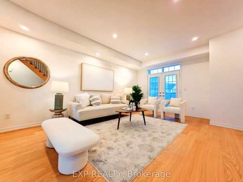 340 Clay Stones Street, Newmarket, ON, L3X0M1 | Card Image