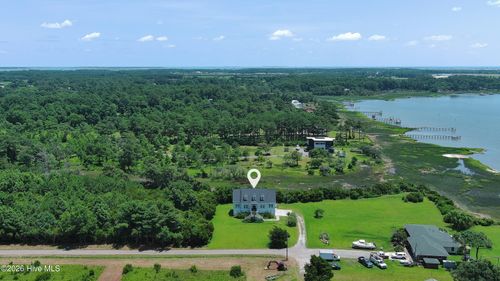 255 Oak Rd, Beaufort, NC, 28516-7557 | Card Image