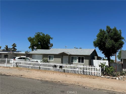 16116 Cajon St, Hesperia, CA, 92345-3024 | Card Image