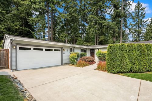 2615 162nd Avenue Ne, Bellevue, WA, 98008 | Card Image