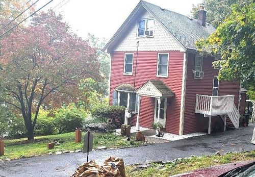 95 Grand Ave, Pearl River, NY, 10965-2214 | Card Image