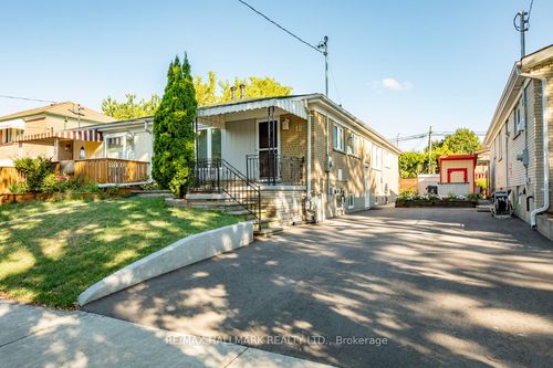 12 Trinnell Blvd, Scarborough, ON, M1L1S5 | Card Image