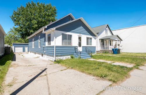 2023 Henry St, Muskegon, MI, 49441-3047 | Card Image