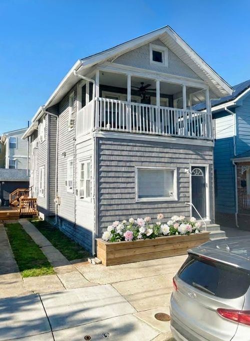 118 E Juniper Ave, Wildwood, NJ, 08260-5498 | Card Image