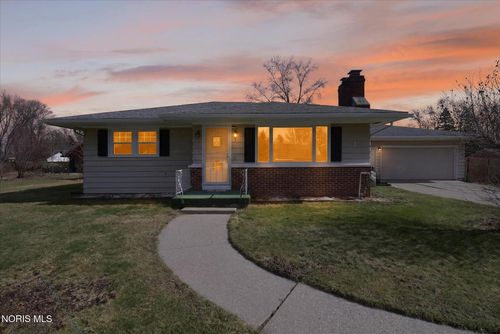 1225 Westgate Rd, Toledo, OH, 43615-6933 | Card Image