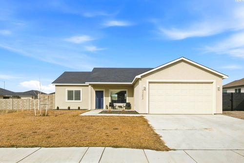 3203 E Helena Street, Pasco, WA, 99301 | Card Image