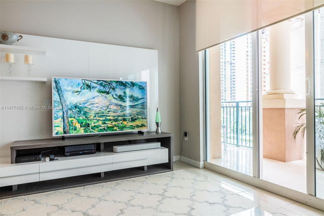 APT-603 - 17555 Atlantic Blvd, Condo with 2 bedrooms, 2 bathrooms and null parking in Sunny Isles Beach FL | Image 8