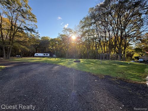 8030 Reese Rd, Clarkston, MI, 48348-4341 | Card Image