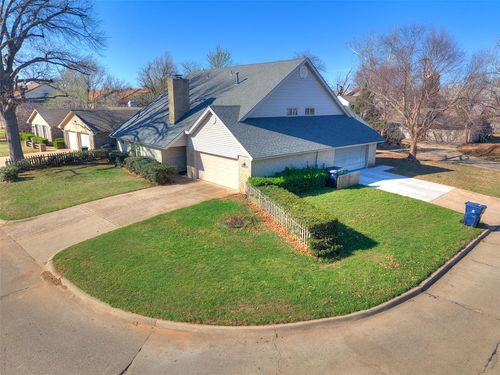 2633 N Sterling Ave, Oklahoma City, OK, 73127-1919 | Card Image