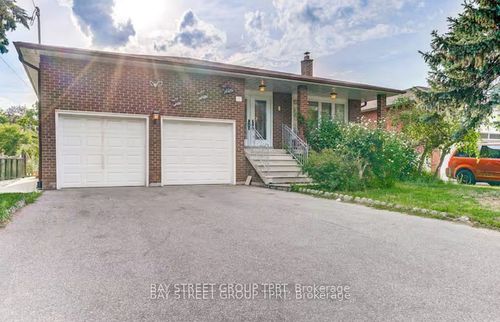 8 Kersey Cres, Richmond Hill, ON, L4C3W3 | Card Image
