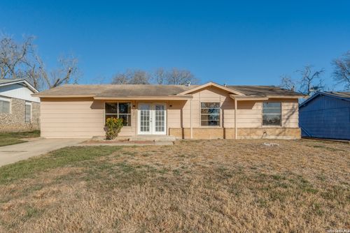 827 Horseshoe Trl, Universal City, TX, 78148-4006 | Card Image
