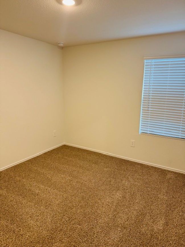 409 Sandringham Loop, House other with 3 bedrooms, 2 bathrooms and 2 parking in Uhland TX | Image 12