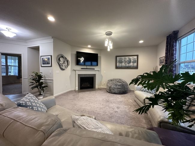 Main Living Room | Image 12