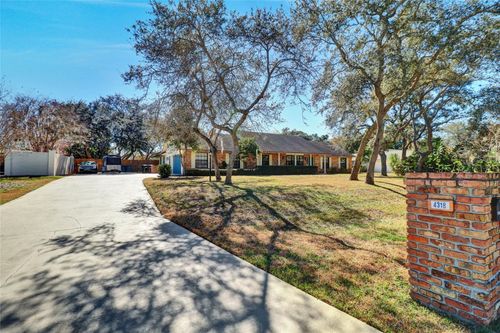 4318 Woodtree Ln, ORLANDO, FL, 32835-2714 | Card Image