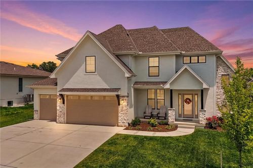 2705 Ne Wheatley Dr, Blue Springs, MO, 64029-7732 | Card Image