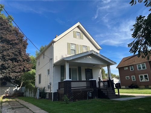 3961 E 53rd St, Newburgh Heights, OH, 44105-4846 | Card Image