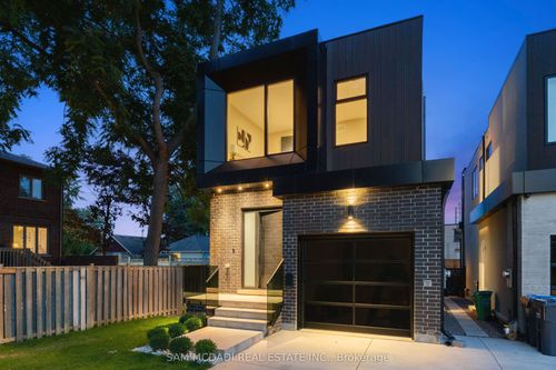 1090 Ella Ave, Mississauga, ON, L5E1H5 | Card Image